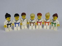 Zeige Details für Lego Karate Kid Figur mit Rückenaufdruck Bild von Lego Karate Kid Figur mit Rückenaufdruck