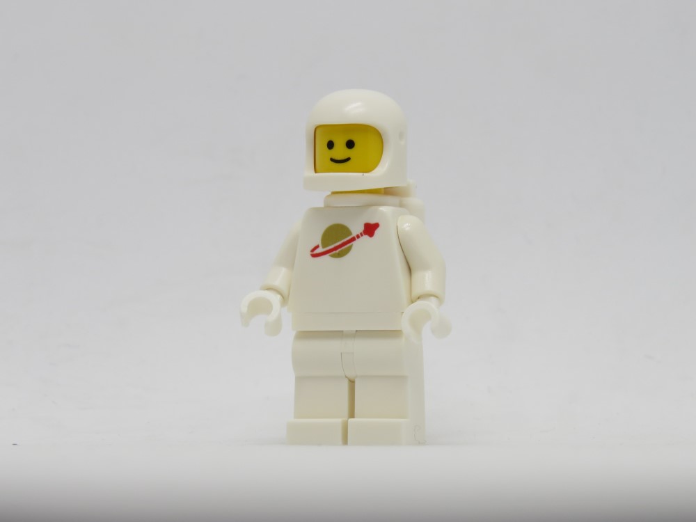 Resmi Space Figur weiß