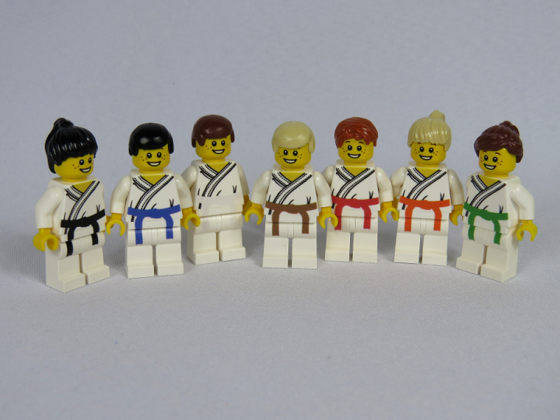 Gamintojo Lego Karate Kid Figur mit Rückenaufdruck nuotrauka