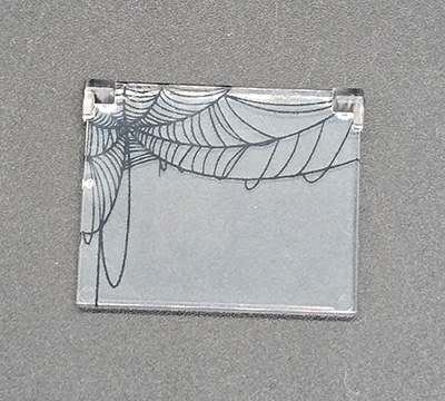 Bild von Spinneweben Fenster mittel 1x4x3